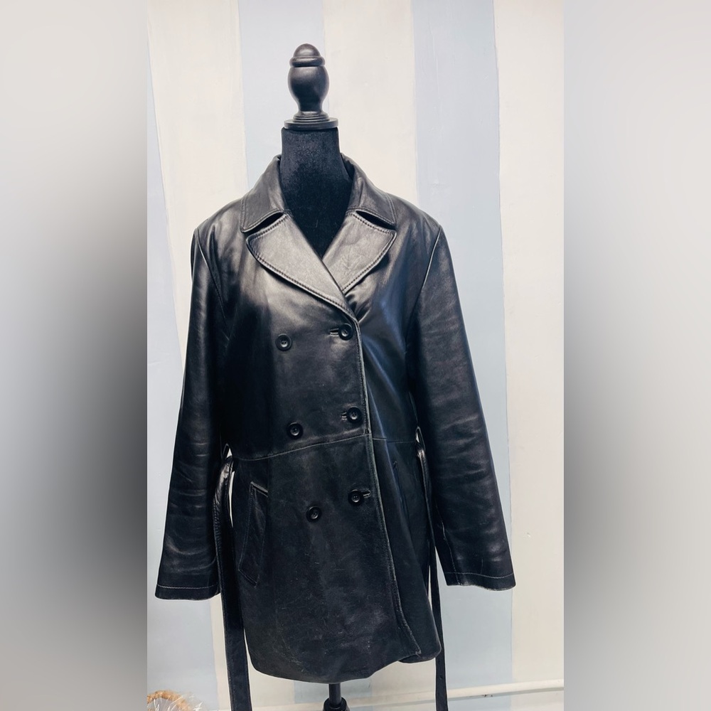 IZZI VINTAGE LEATHER COAT
